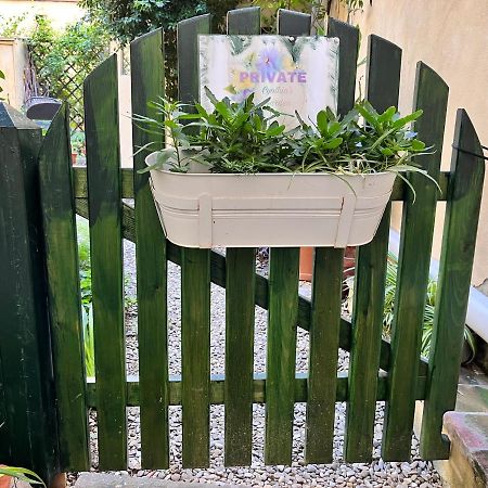 Cynthia'S Garden - Apartment With Private Garden In Santa Croce Firenze Esterno foto