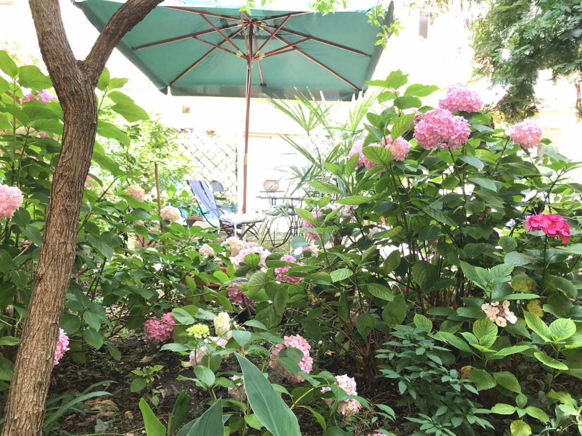 Cynthia'S Garden - Apartment With Private Garden In Santa Croce Firenze Esterno foto