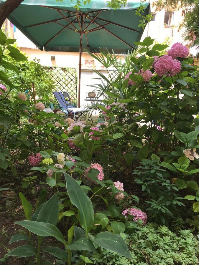 Cynthia'S Garden - Apartment With Private Garden In Santa Croce Firenze Esterno foto