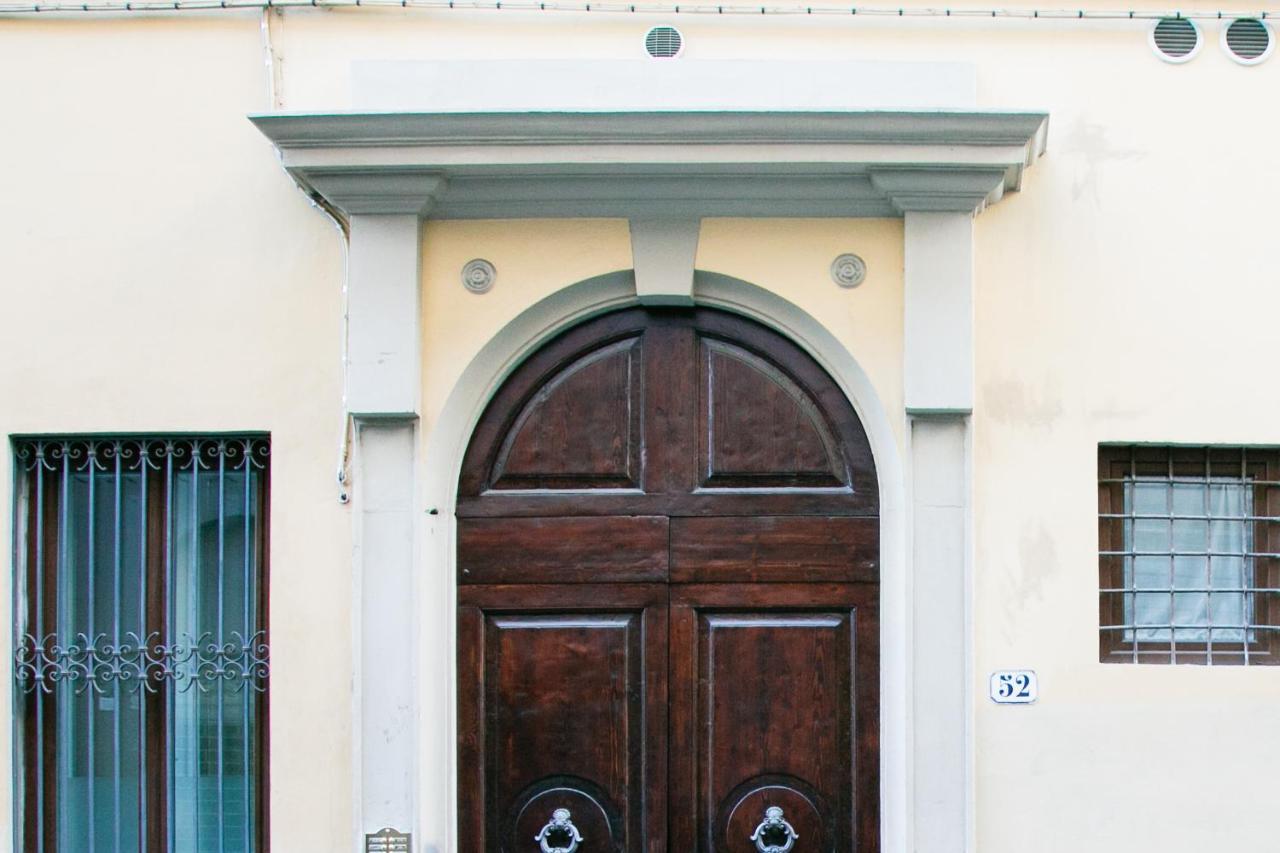 Cynthia'S Garden - Apartment With Private Garden In Santa Croce Firenze Esterno foto